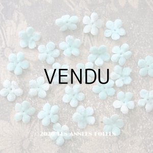 画像: アンティーク 布花材料 勿忘草の花びらのセット　ブルーグリーンのベルベット 直径2cm 22〜24ピースのセット