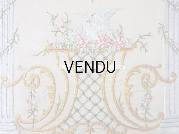 画像19: 1900年代 アンティーク 大きなリボンが結ばれた カルトナージュ  カードホルダー  リボンと花のガーランド＆白鳩  (19)