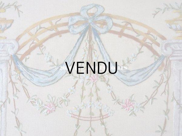 画像17: 1900年代 アンティーク 大きなリボンが結ばれた カルトナージュ  カードホルダー  リボンと花のガーランド＆白鳩  (17)