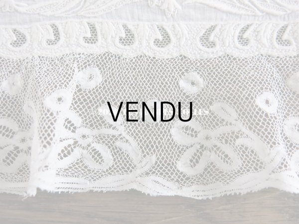 画像10: 19世紀 アンティーク  結婚式のハンカチ 【MM】 鈴蘭のホワイトワーク & 手編みのヴァランシエンヌレース  (10)
