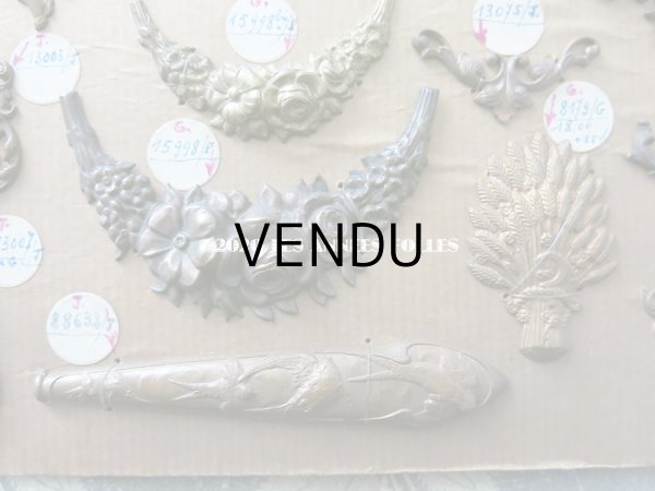 画像13: 1900年代 アンティーク  サンプラー メタルのオーナメント & 裁縫道具のハンドル (13)