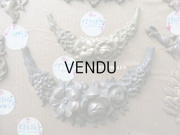 画像9: 1900年代 アンティーク  サンプラー メタルのオーナメント & 裁縫道具のハンドル (9)