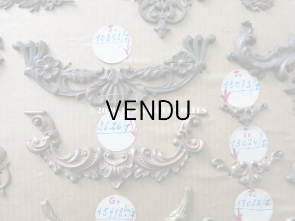 画像8: 1900年代 アンティーク  サンプラー メタルのオーナメント & 裁縫道具のハンドル (8)