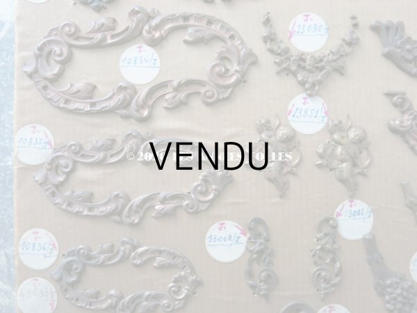 画像6: 1900年代 アンティーク  サンプラー メタルのオーナメント & 裁縫道具のハンドル (6)