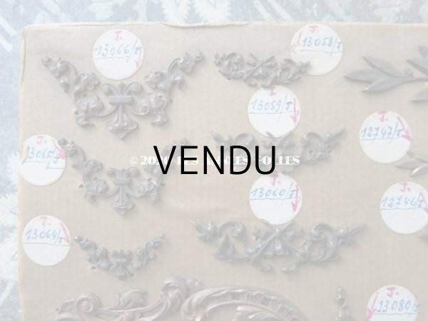 画像3: 1900年代 アンティーク  サンプラー メタルのオーナメント & 裁縫道具のハンドル (3)