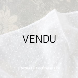 画像: アンティーク  ドット(楕円)の刺繍入り コットン生地 