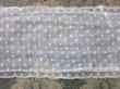 画像13: アンティーク  ドットの刺繍入り コットン生地のリボン　4.5m ヴァランシエンヌレースの縁取り (13)