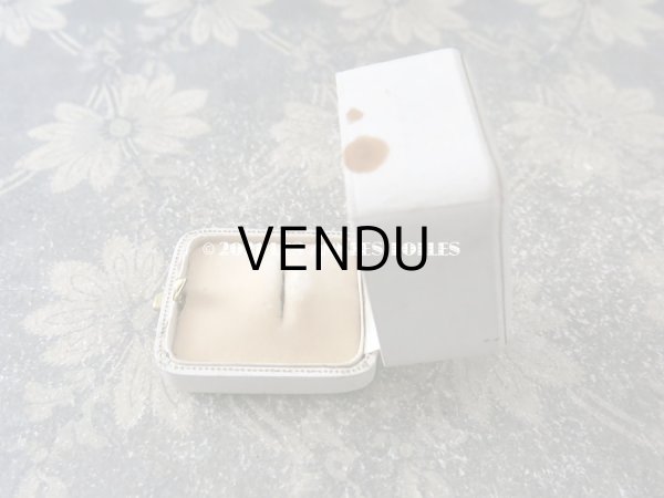 画像5: アンティーク ジュエリーボックス  オフホワイト リングボックス ゴールドのライン入り (5)