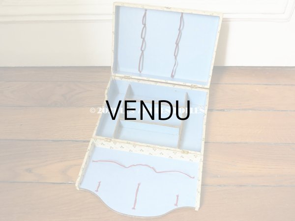 画像8: 1900年代 アンティーク 刺繍道具箱　淡いピンクの花＆クローバー 子供用玩具　Petite Brodeuse (8)