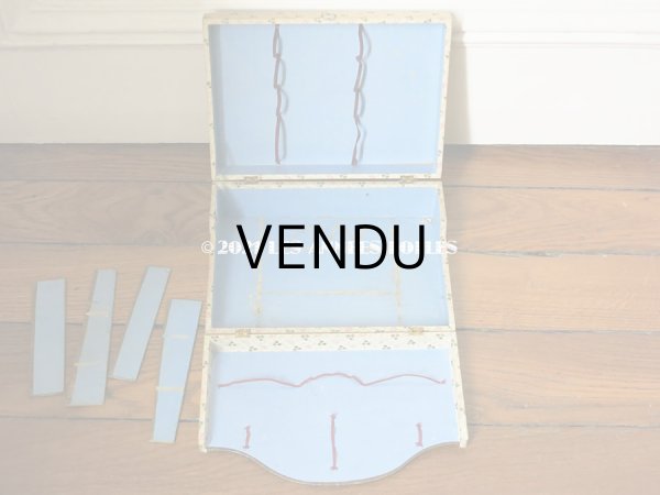 画像9: 1900年代 アンティーク 刺繍道具箱　淡いピンクの花＆クローバー 子供用玩具　Petite Brodeuse (9)