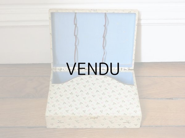 画像7: 1900年代 アンティーク 刺繍道具箱　淡いピンクの花＆クローバー 子供用玩具　Petite Brodeuse (7)