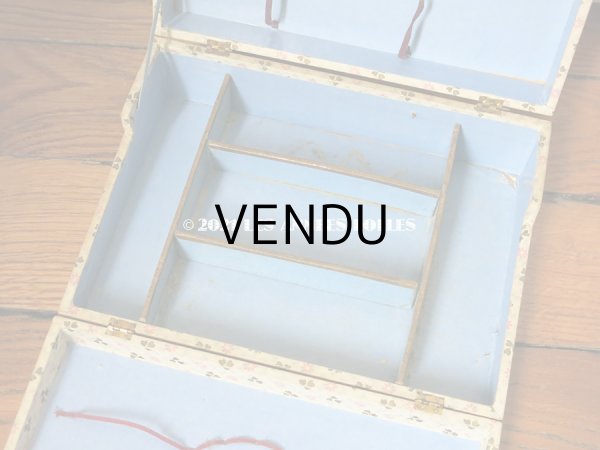 画像10: 1900年代 アンティーク 刺繍道具箱　淡いピンクの花＆クローバー 子供用玩具　Petite Brodeuse (10)