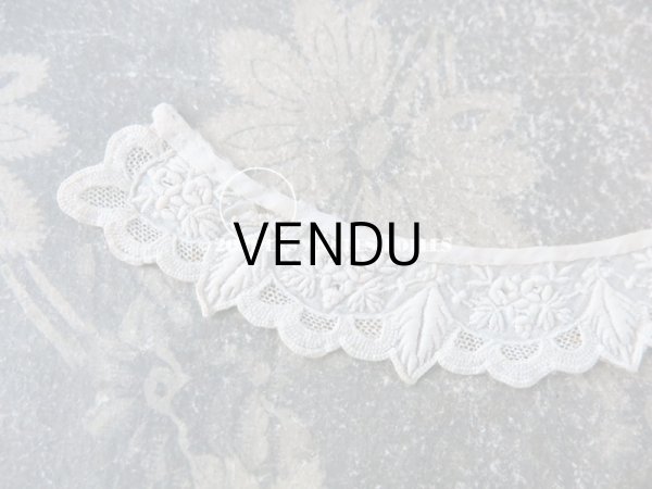 画像3: 19世紀  アンティーク ホワイトワークのとても小さな付け襟  花模様 (3)