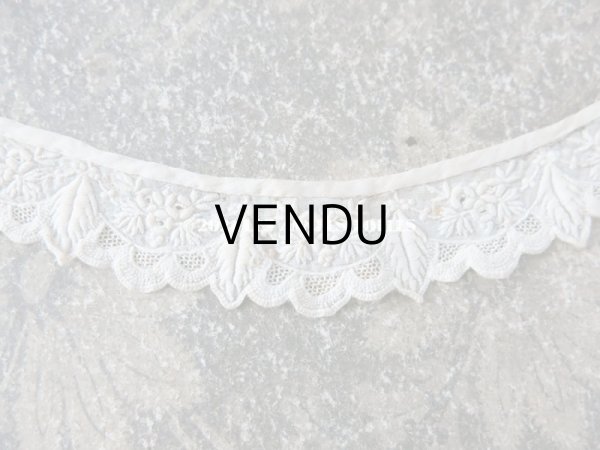 画像5: 19世紀  アンティーク ホワイトワークのとても小さな付け襟  花模様 (5)