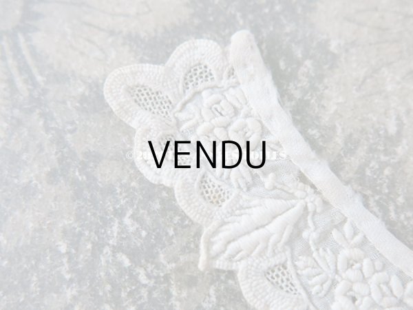 画像8: 19世紀  アンティーク ホワイトワークのとても小さな付け襟  花模様 (8)