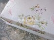 画像7: 1900年頃 アンティーク お菓子箱 シルク地 ピンクのリボン＆薄紫と黄色の薔薇 (7)