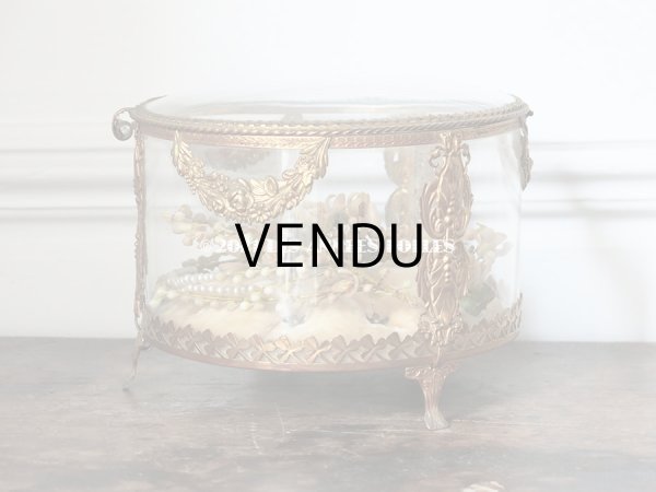 画像6: 19世紀末 アンティーク 大きなコフレ&ティアラ  グローブ・ド・マリエ 淡いピンクオレンジのクッション ワックスフラワーのティアラ (6)