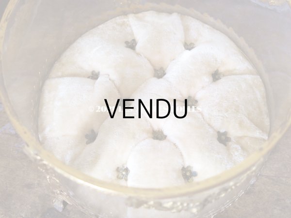 画像13: 19世紀末 アンティーク 大きなコフレ&ティアラ  グローブ・ド・マリエ 淡いピンクオレンジのクッション ワックスフラワーのティアラ (13)