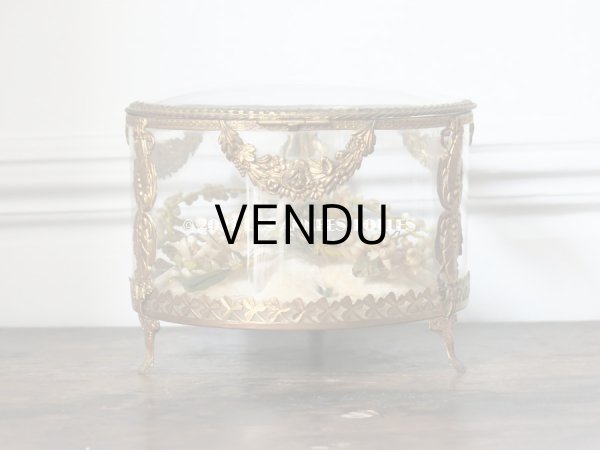 画像7: 19世紀末 アンティーク 大きなコフレ&ティアラ  グローブ・ド・マリエ 淡いピンクオレンジのクッション ワックスフラワーのティアラ (7)