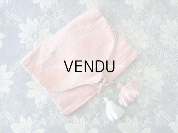 画像7: 19世紀末 アンティーク ポンポン付き シルク製 淡いピンク裁縫道具用ポシェット (7)