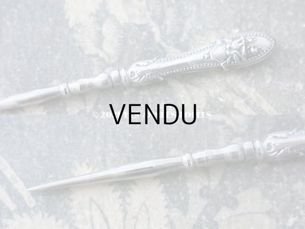 画像9: 1900年代 アンティーク シルバー製 鳥＆薔薇 目打ち & ニードルケース 裁縫道具 (9)