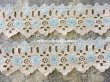 画像3: アンティーク  水色の花の刺繍入り　カットワークレース 生成り色 89cm (45cm+44cm) (3)