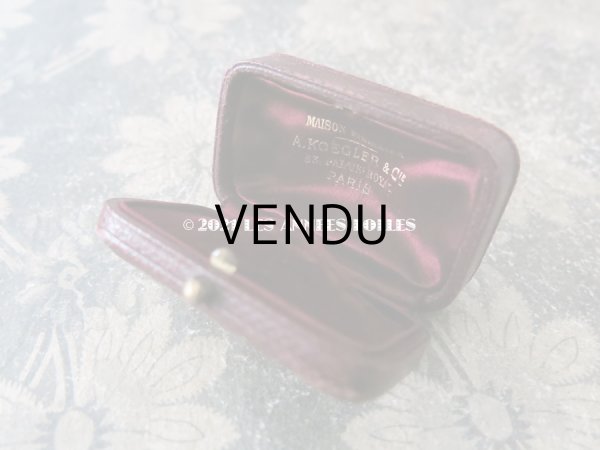 画像6: アンティーク 本革製 イニシャル入り AE ジュエリーボックス  ボルドー ブローチ用 (6)