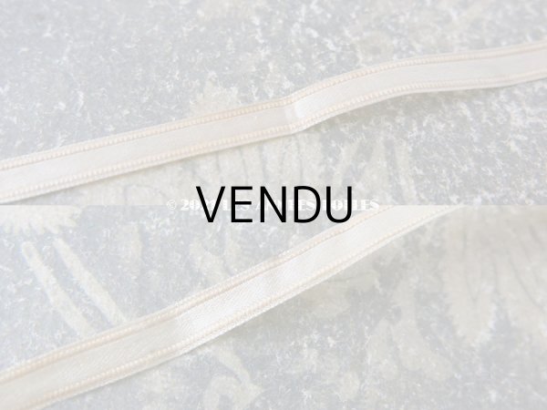 画像4: 1900年代 アンティーク シルク製 極細 5.5mm幅 サテンリボン パウダーブルーグリーン 3m (4)