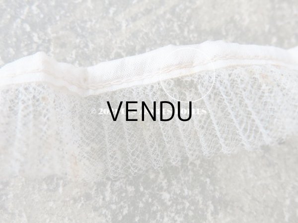 画像4: アンティーク シルク製 チュールレースのプリーツリボン オフホワイト  2.5cm幅  56cm (4)