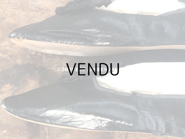 画像7: 19世紀末 アンティーク 黒のシルクサテンのシューズ ポンポン付き - GRANDS MAGASINS DU LOUVRE - (7)