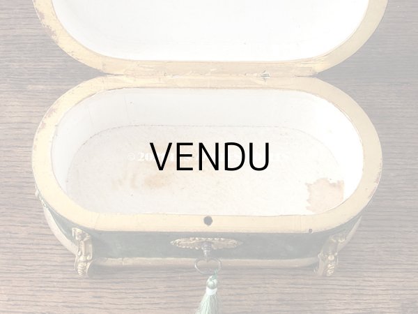 画像7: 19世紀 アンティーク ナポレオン3世時代 チョコレートボックス 薔薇のブーケ　お菓子箱 グリーンのベルベット (7)