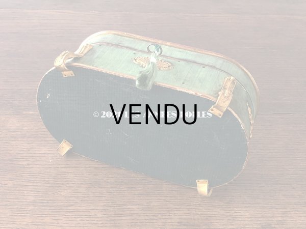 画像8: 19世紀 アンティーク ナポレオン3世時代 チョコレートボックス 薔薇のブーケ　お菓子箱 グリーンのベルベット (8)