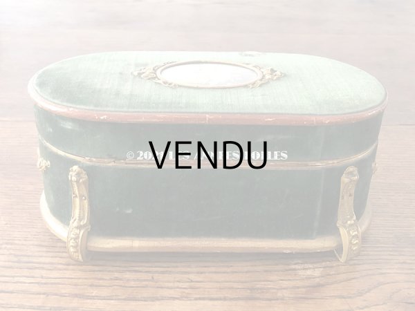 画像10: 19世紀 アンティーク ナポレオン3世時代 チョコレートボックス 薔薇のブーケ　お菓子箱 グリーンのベルベット (10)