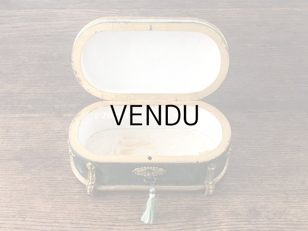 画像5: 19世紀 アンティーク ナポレオン3世時代 チョコレートボックス 薔薇のブーケ　お菓子箱 グリーンのベルベット (5)