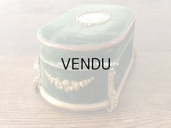 画像11: 19世紀 アンティーク ナポレオン3世時代 チョコレートボックス 薔薇のブーケ　お菓子箱 グリーンのベルベット (11)