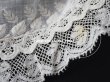 画像9: 19世紀 アンティーク  クラヴァット ホワイトワーク & 手編みのヴァランシエンヌレース イニシャルの刺繍入り (9)