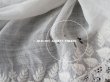 画像10: 19世紀 アンティーク  クラヴァット ホワイトワーク & 手編みのヴァランシエンヌレース イニシャルの刺繍入り (10)