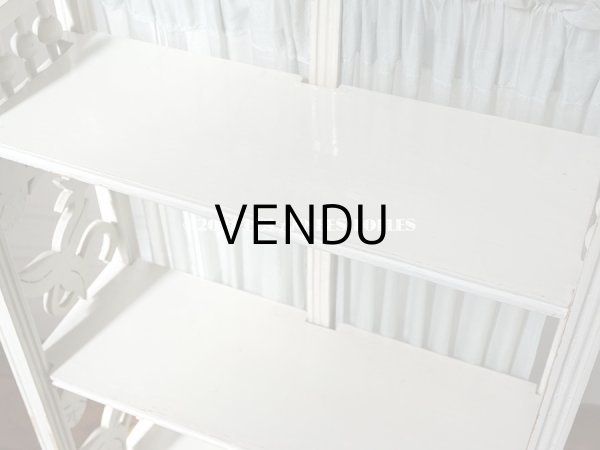 画像9: 1900年代 アンティーク 木製ラック 淡いブルーのカーテン付き (9)