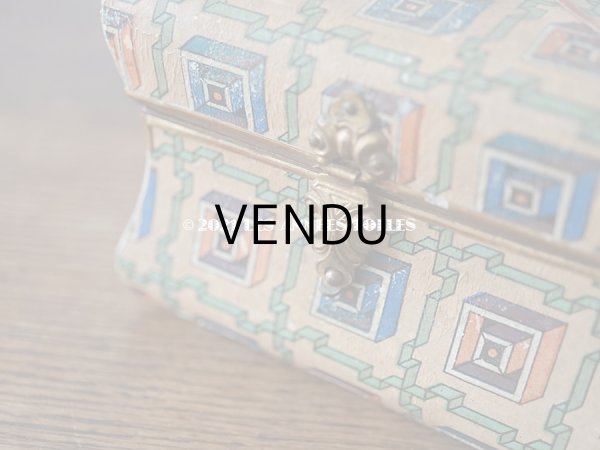 画像9: 19世紀 アンティーク ナポレオン3世時代 チョコレートボックス 小さなお菓子箱 レースペーパー付 (9)