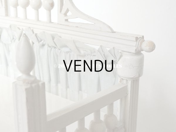 画像10: 1900年代 アンティーク 木製ラック 淡いブルーのカーテン付き (10)