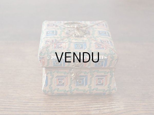 画像3: 19世紀 アンティーク ナポレオン3世時代 チョコレートボックス 小さなお菓子箱 レースペーパー付 (3)