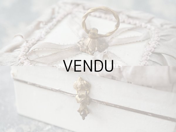 画像8: 19世紀 アンティーク ナポレオン3世時代 チョコレートボックス パウダーピンク お菓子箱 レースペーパー付 (8)