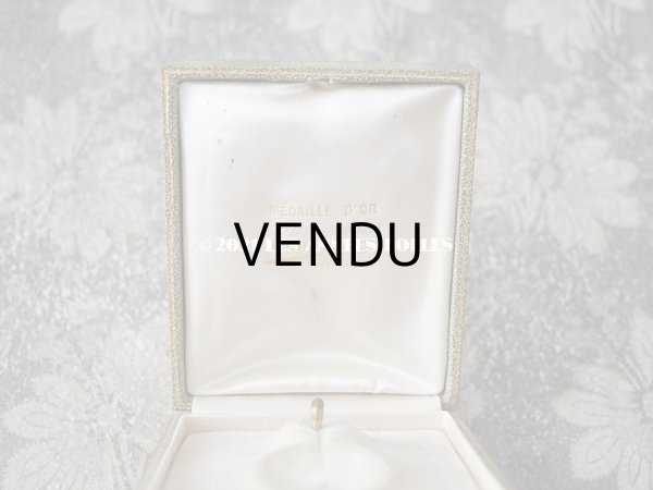 画像8: アンティーク 金彩入り ジュエリーボックス  オリーブグリーン イニシャル入り (8)