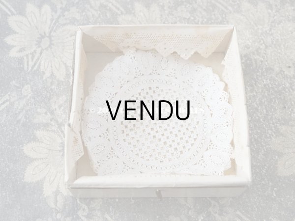 画像12: 19世紀 アンティーク ナポレオン3世時代 チョコレートボックス パウダーピンク お菓子箱 レースペーパー付 (12)