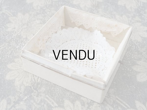 画像14: 19世紀 アンティーク ナポレオン3世時代 チョコレートボックス パウダーピンク お菓子箱 レースペーパー付 (14)