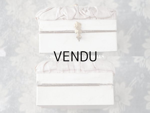 画像5: 19世紀 アンティーク ナポレオン3世時代 チョコレートボックス パウダーピンク お菓子箱 レースペーパー付 (5)