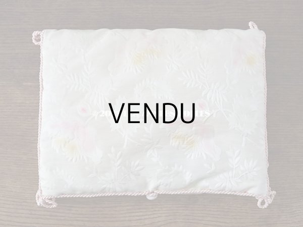 画像4: アンティーク  シルク製 ハンキーケース ピンクのリボン ハンカチ用ポシェット  (4)