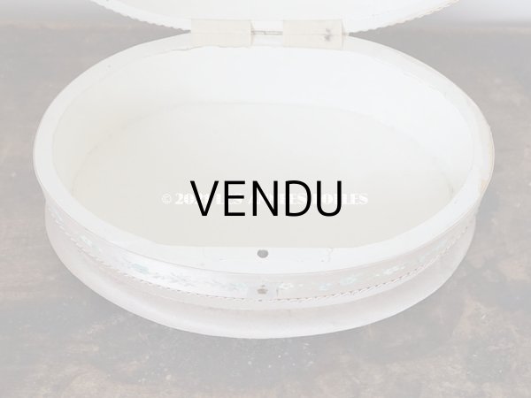 画像4: 19世紀 アンティーク ナポレオン3世時代 お菓子箱 薔薇 & 勿忘草のハンドペイント　チョコレートボックス シルク製 (4)