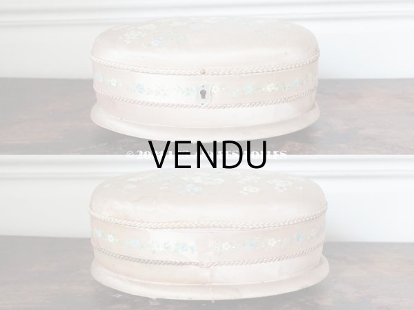 画像12: 19世紀 アンティーク ナポレオン3世時代 お菓子箱 薔薇 & 勿忘草のハンドペイント　チョコレートボックス シルク製 (12)