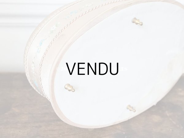 画像8: 19世紀 アンティーク ナポレオン3世時代 お菓子箱 薔薇 & 勿忘草のハンドペイント　チョコレートボックス シルク製 (8)